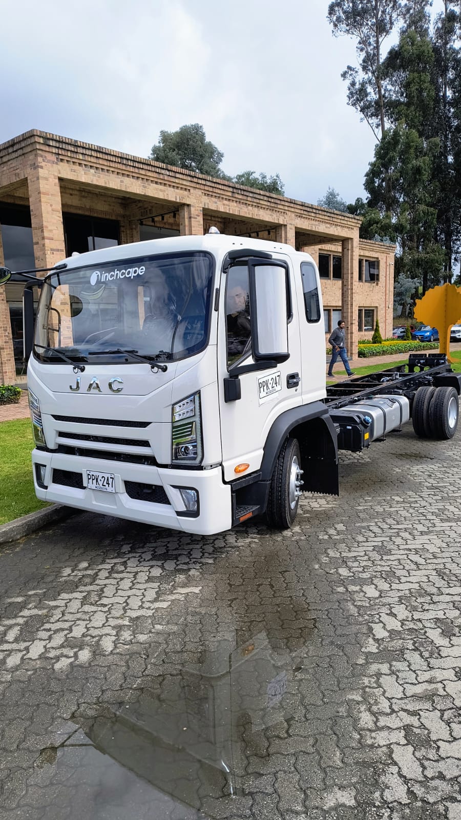 [Cabezote de camión 1]