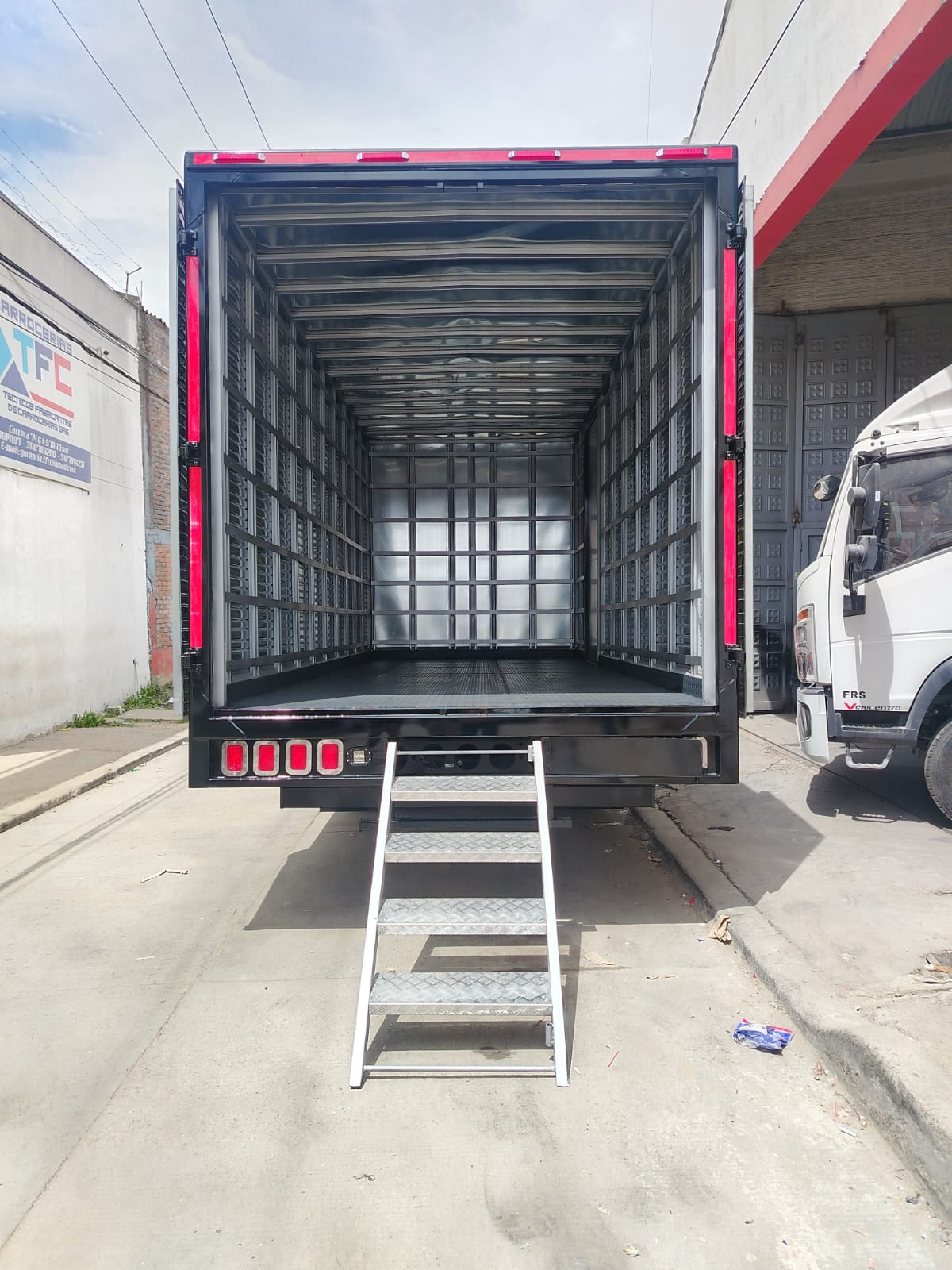 [Carrocería Volco, detalle de pala]